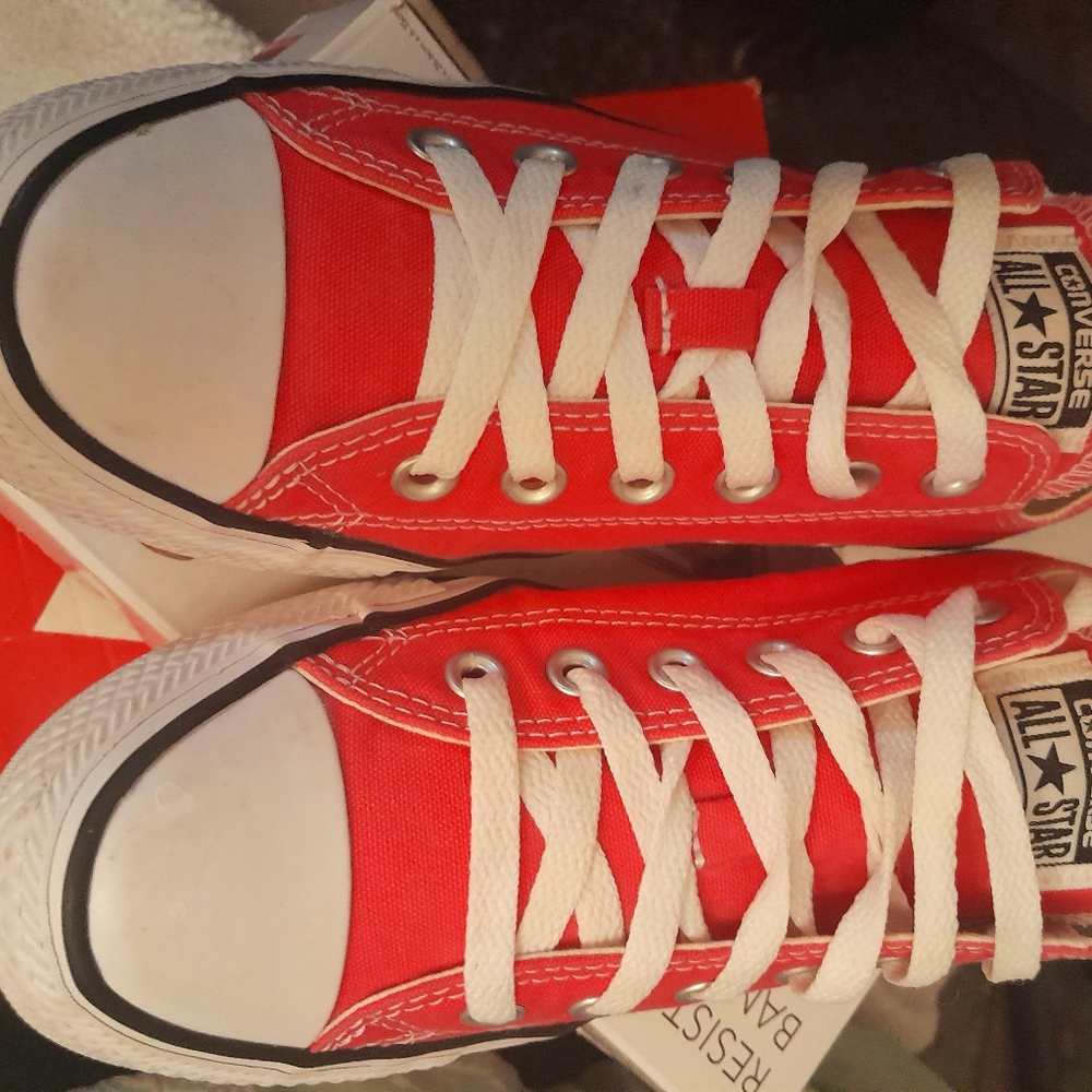 Converse - Picture 2 of 2